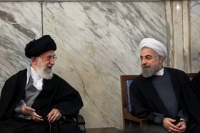 حضور مقام معظم رهبری در مراسم ترحیم والده رییس جمهور